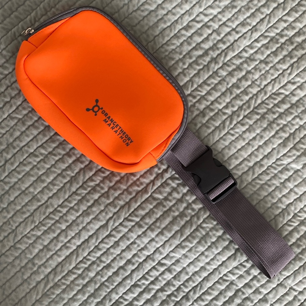 Orangetheory fanny pack never used